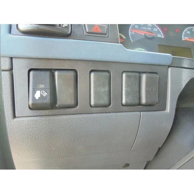 2006 فولفو FM-45820771