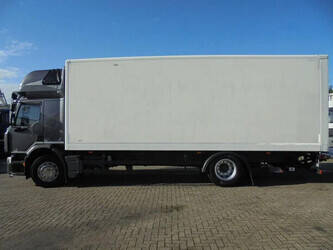 2012-renault-premium-1428932-45820830