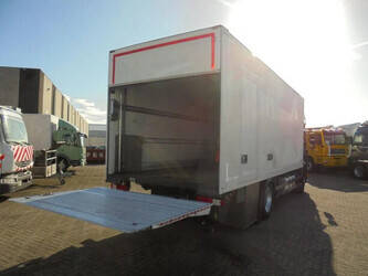 2012-renault-premium-1428932-45820831