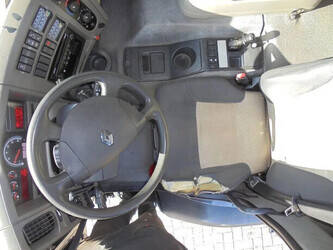 2012-renault-premium-1428932-45820833