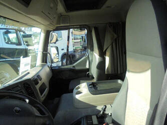 2012-renault-premium-1428932-45820841