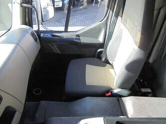 2012-renault-premium-1428932-45820843