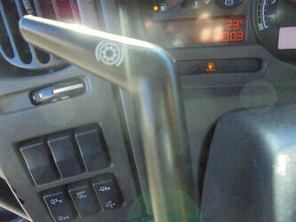 2012-renault-premium-1428932-45820852