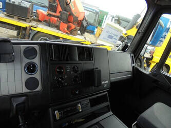 2001-man-12-45820974