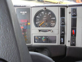 2001-man-12-45820975