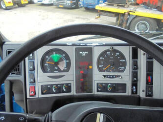 2001-man-12-45820977