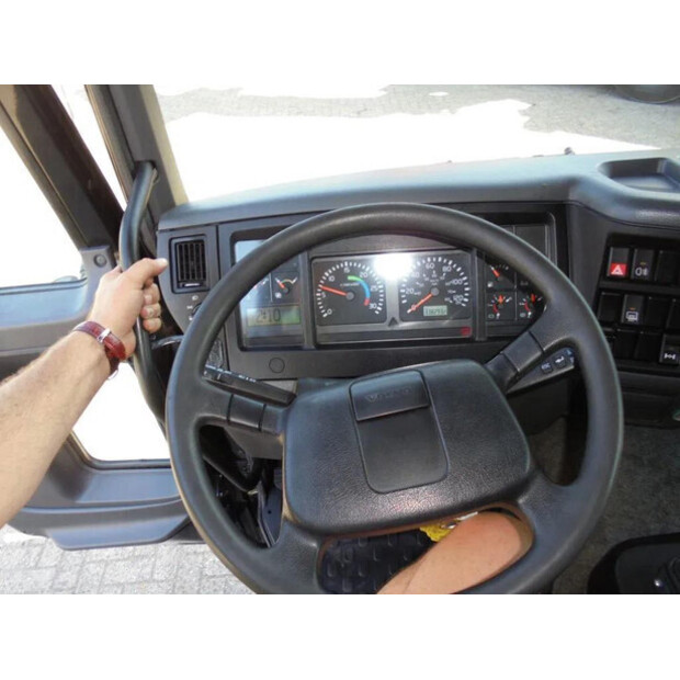 2001 Volvo FL 8.180-45821001
