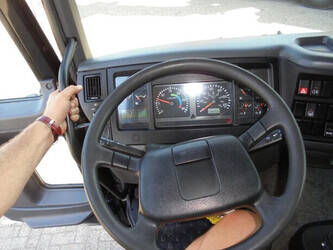 2001-volvo-fl-8-180-45821001