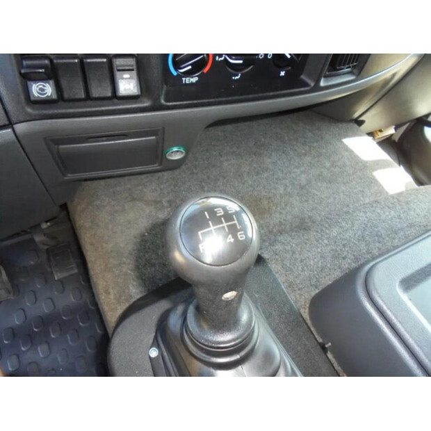 2001 Volvo FL 8.180-45821004