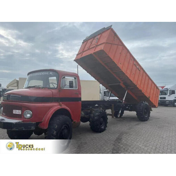 1965 مرسيدس بنز 813-45821226