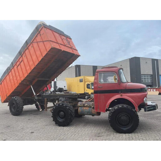 1965 مرسيدس بنز 813-45821228