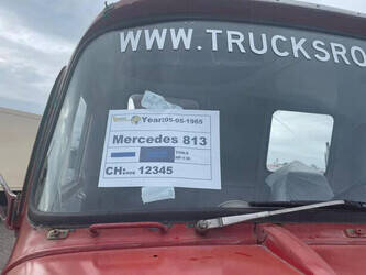 1965-mercedes-benz-813-1428944-45821255