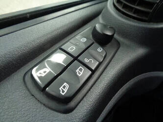 2010-mercedes-benz-atego-822-1428955-45821560