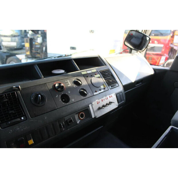 2002 مان 14.224-45821636