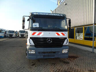 2010-mercedes-benz-axor-1428969-45822049