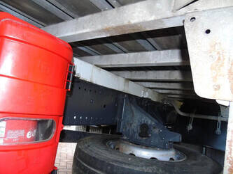 2014-mercedes-benz-axor-1428972-45822140