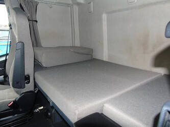 2017-iveco-stralis-1428975-45822258