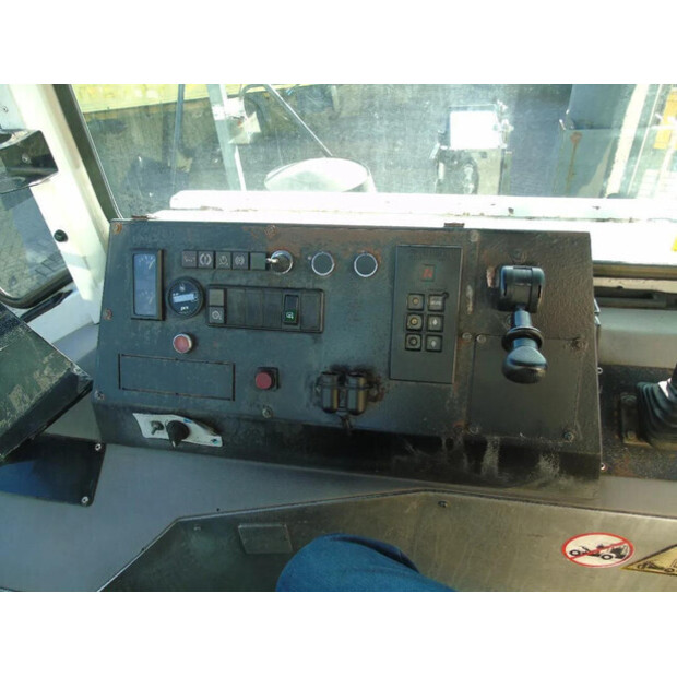 2003 إم أو إل YT200-45822527