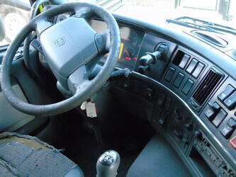 2004-volvo-fm-1428992-45822797