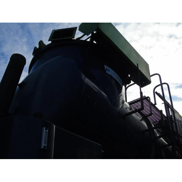 2004 Volvo FM-45822802