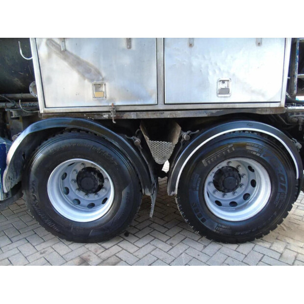 2000 Volvo FM 12.340-45823199