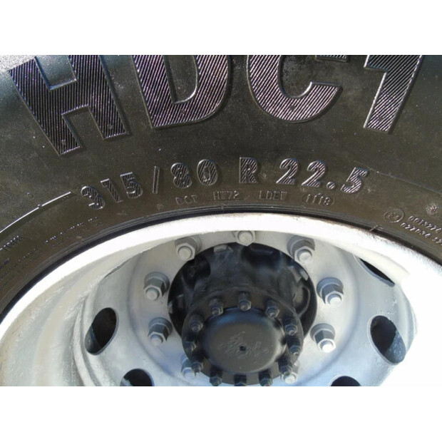 2000 Volvo FM 12.340-45823205