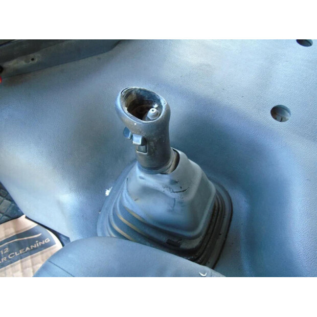 2000 Volvo FM 12.340-45823212