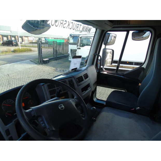 2014 فولفو FL-45823278