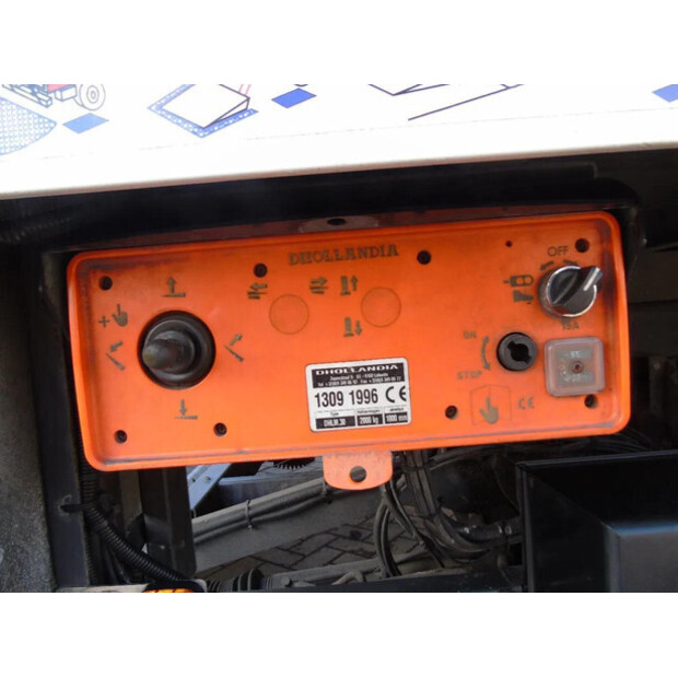 2014 فولفو FL-45823283