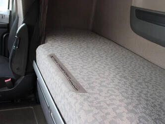 2016-daf-xf106-460-1429018-45823642