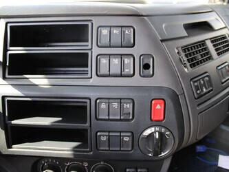 2016-daf-xf106-460-1429018-45823677