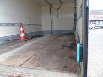 2011-iveco-eurocargo-1429021-45823769