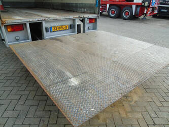 2011-iveco-eurocargo-1429021-45823779