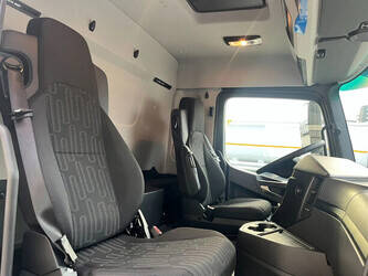 2025-mercedes-benz-arocs-4140-1429036-45824217