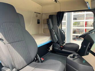 2025-mercedes-benz-actros-3348-1429041-45824351