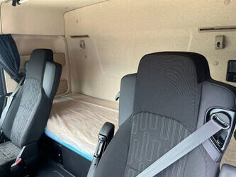 2025-mercedes-benz-actros-3348-1429042-45824382