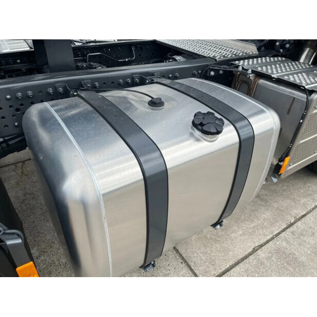 2025 Mercedes-Benz ACTROS 3348-45824426