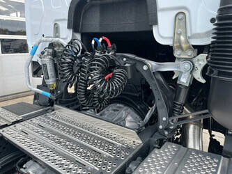 2025-mercedes-benz-actros-3348-1429044-45824429