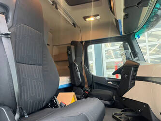 2025-mercedes-benz-arocs-4058-as-1429048-45824536