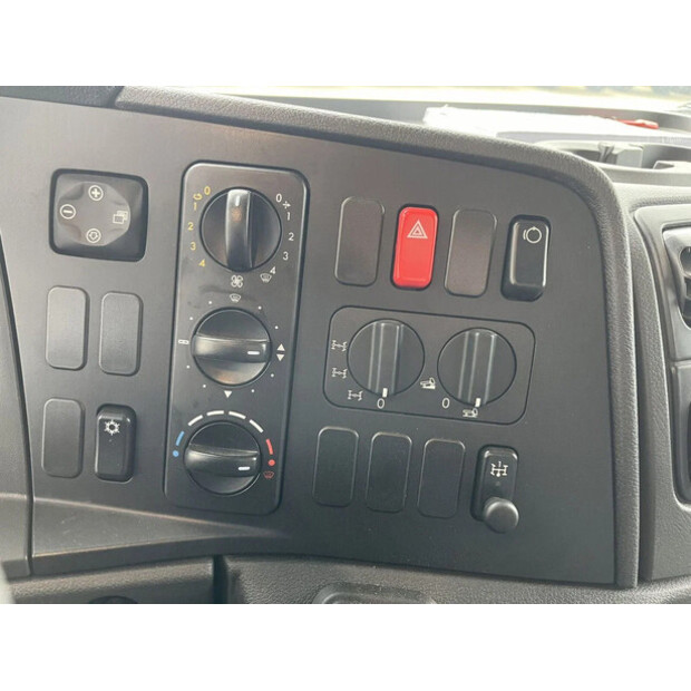 2025 مرسيدس بنز ATEGO 1725-45824657