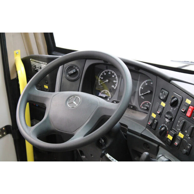 2025 مرسيدس بنز ATEGO 1725-45824791