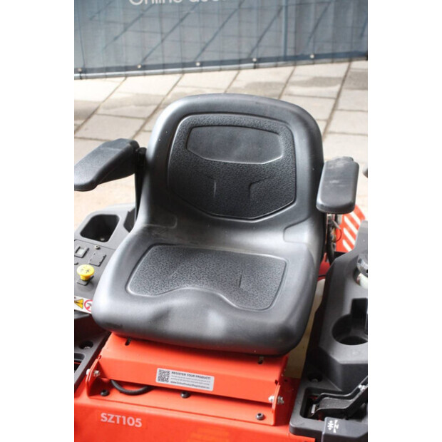 2022 Simplicity SZT105-45825027