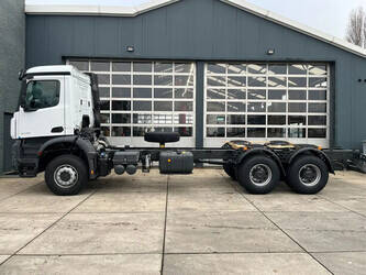 2026-mercedes-benz-arocs-4045-45825031