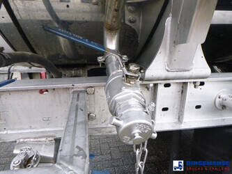 2011-burg-others-1429072-45825131