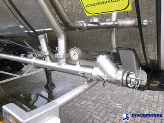 2011-burg-others-1429072-45825137