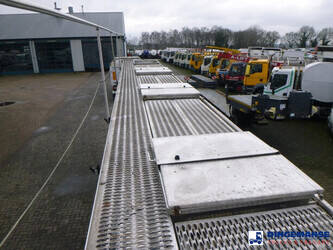 2011-burg-others-1429072-45825141