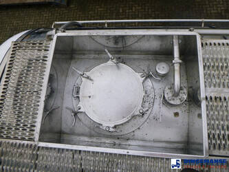 2011-burg-others-1429072-45825156