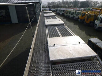 2012-burg-others-1429075-45825243