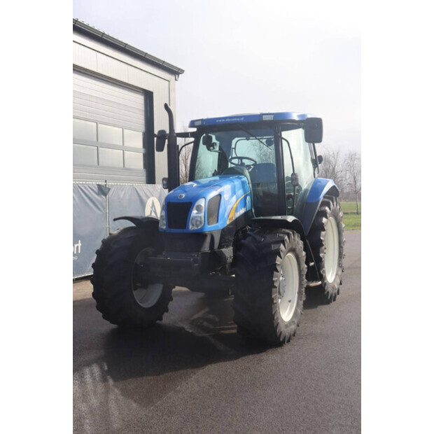 2005 نيو هولاند TS100A-45825296