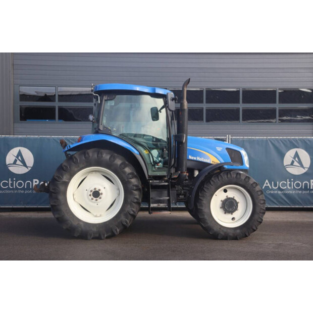 2005 نيو هولاند TS100A-45825298